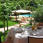 Hotel Albani 4*