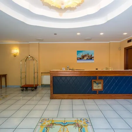 Отель Albani