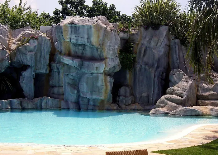 Отель Albani 4*