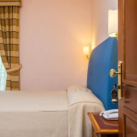 Hotel Albani 4*