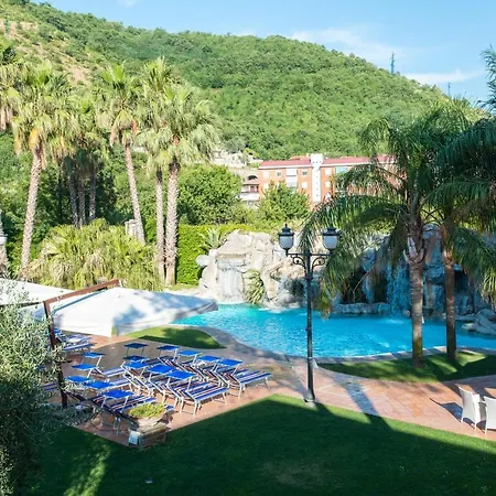 Hotel Albani 4*